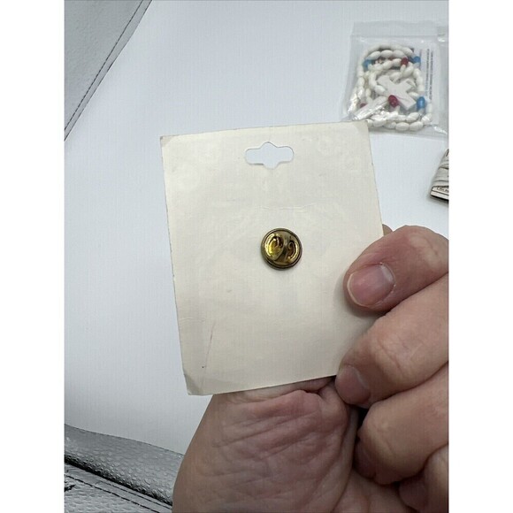 Holy Rosary Sets And 3 Pins - Picture 3 of 5